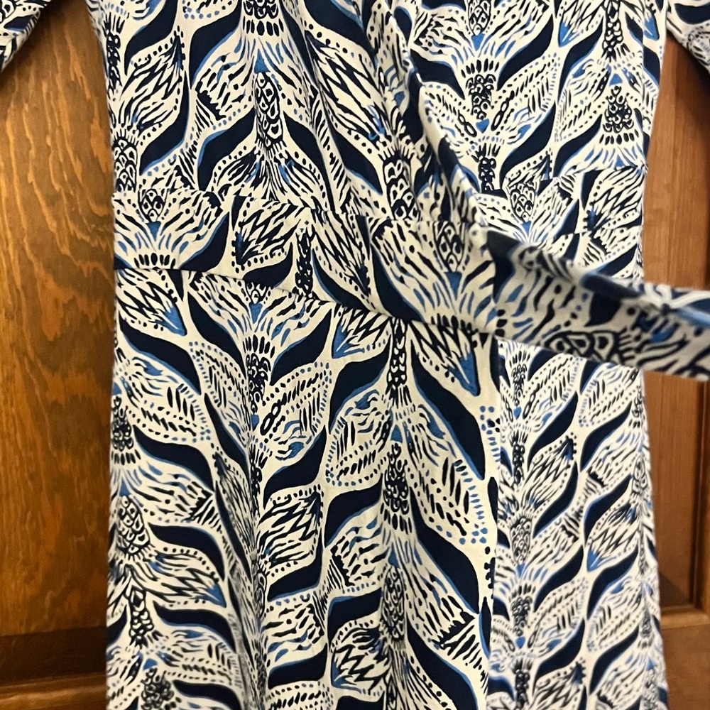 Lilly Pulitzer one piece wrap around short romper. - Picture 4 of 8
